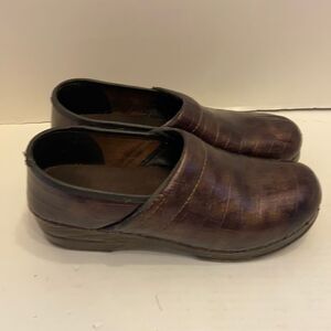 Clogs brown animal faux leather nursing shoes size 9-9.5